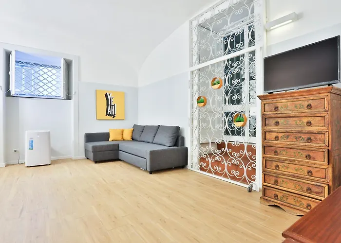 Urban Living In Chiaia - Close To Grenoble