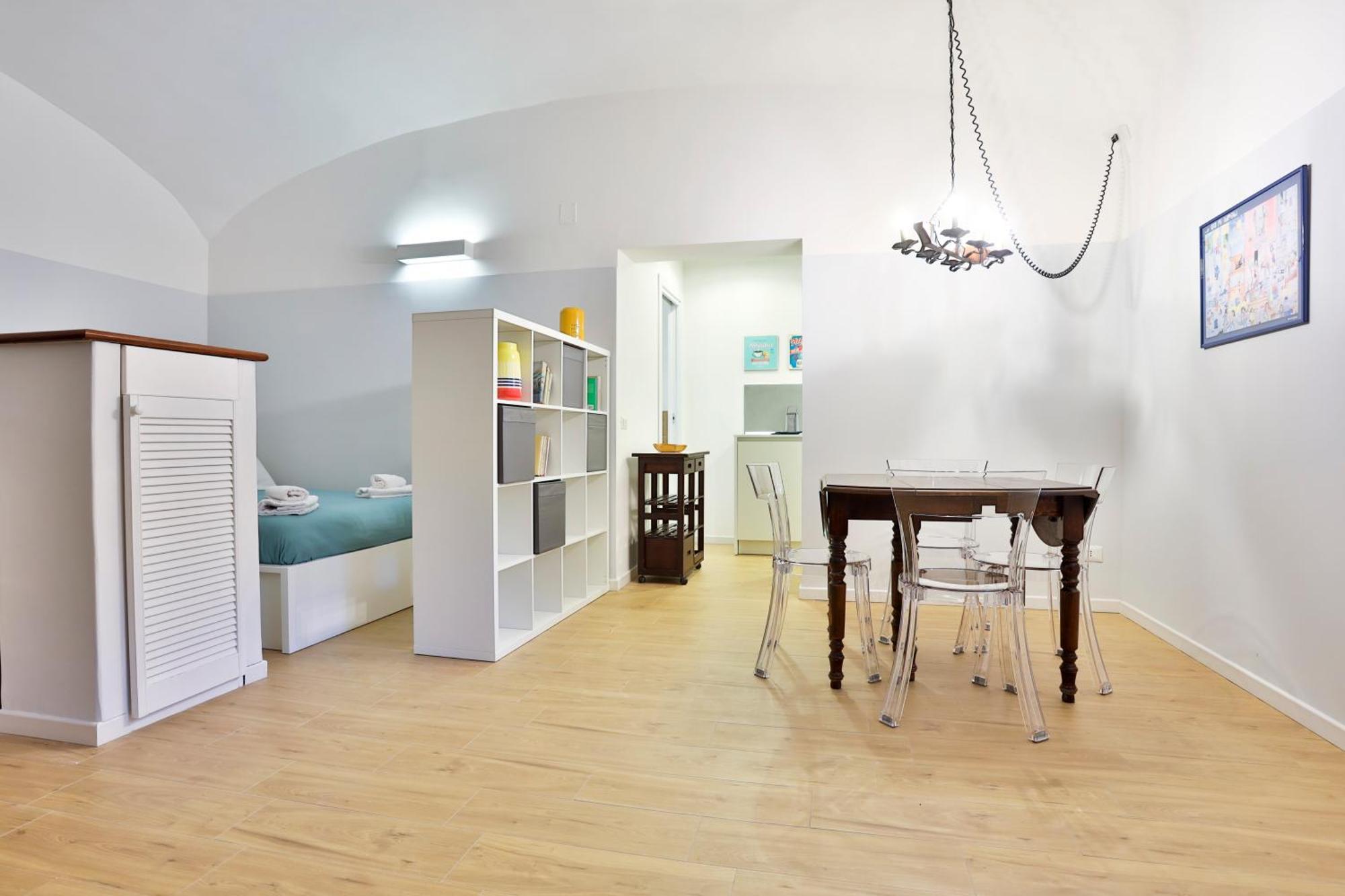 Urban Living In Chiaia - Close To Grenoble